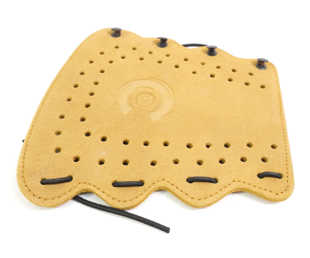 Крага на шнуровке бежевая замша /AMG8104/