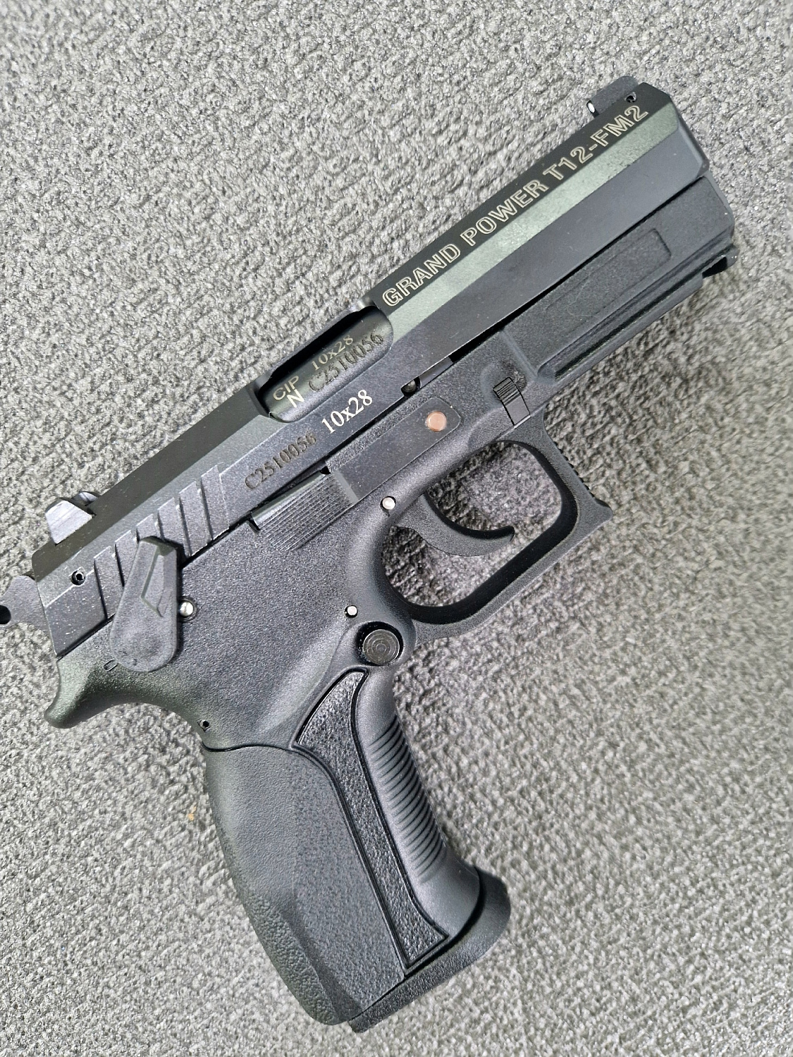 Две модификации ОООП пистолетов Grand Power с обновленной рукояткой