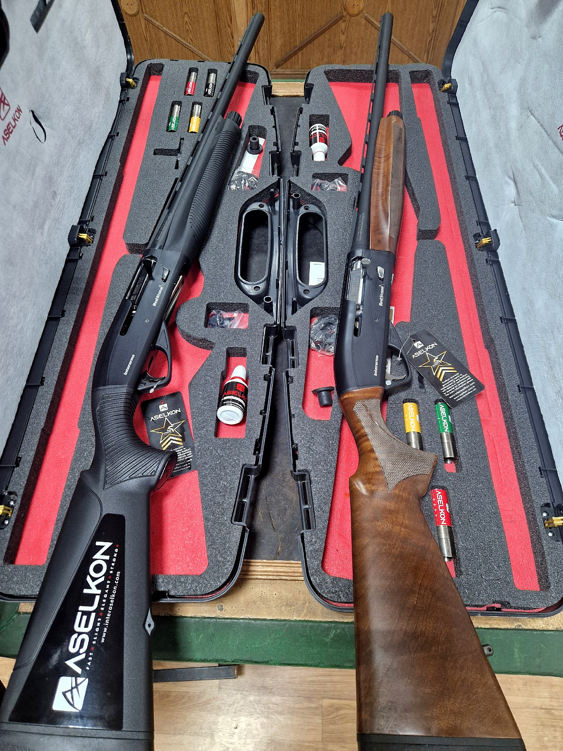 Ружье Aselkon Redstone Black в двух исполнениях: дерево и пластик