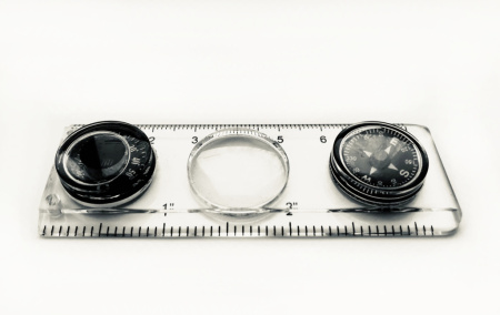 Компас жидкостной