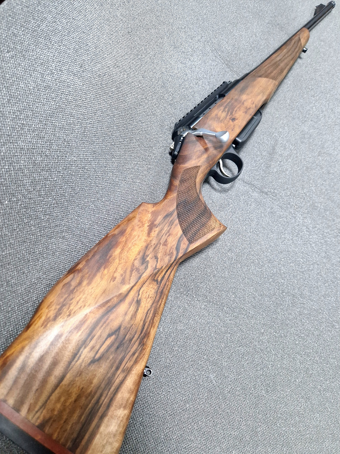 Поступил нарезной карабин Лось 145 в деревянном исполнении