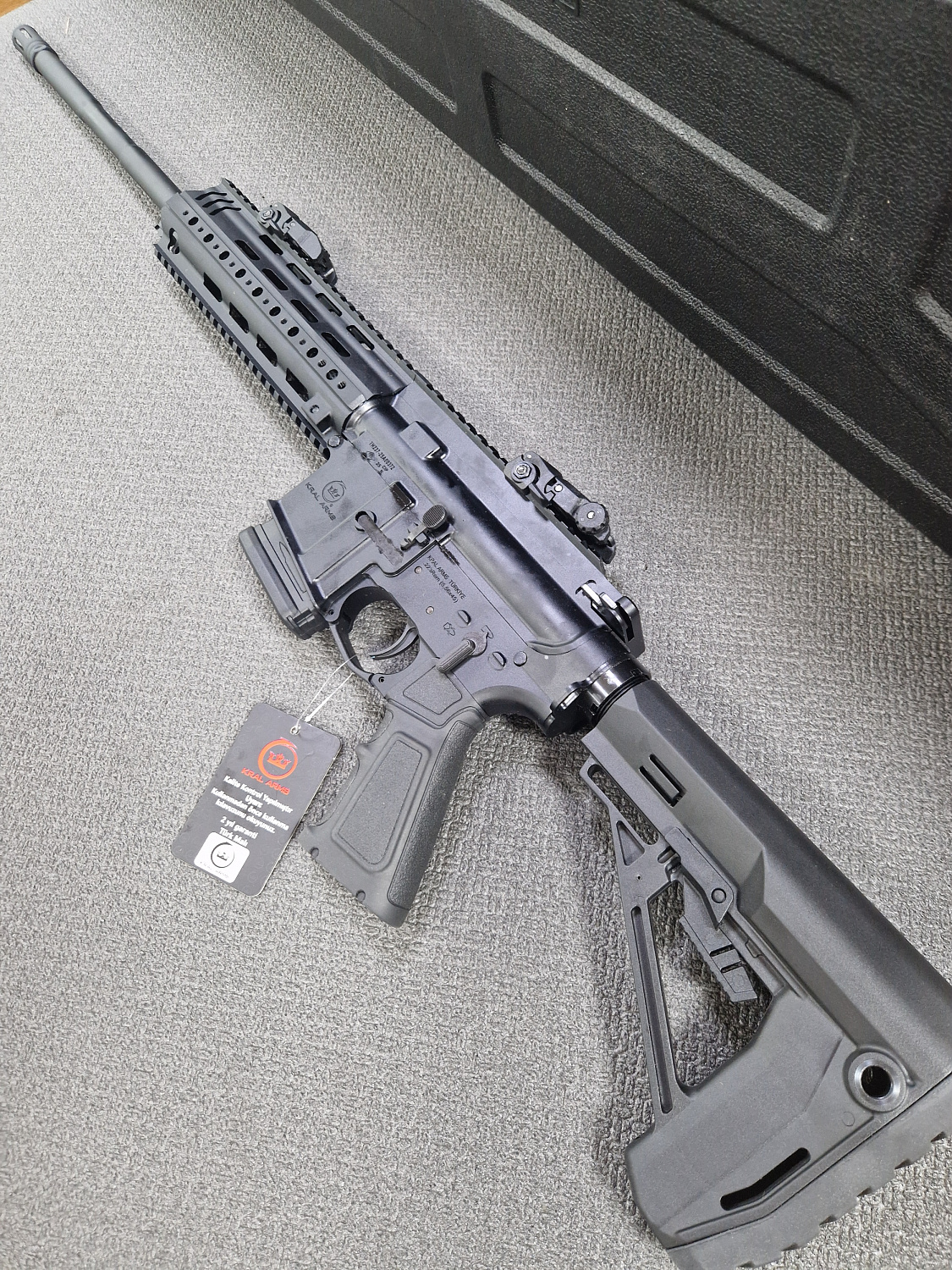 Нарезной карабин Kral KR556 выполнен на базе AR-15